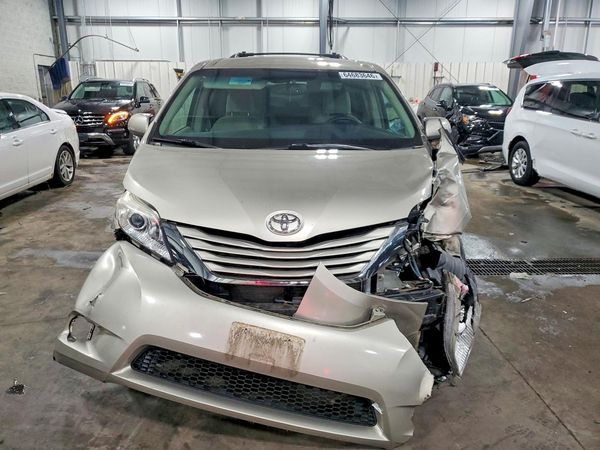 2016 TOYOTA SIENNA