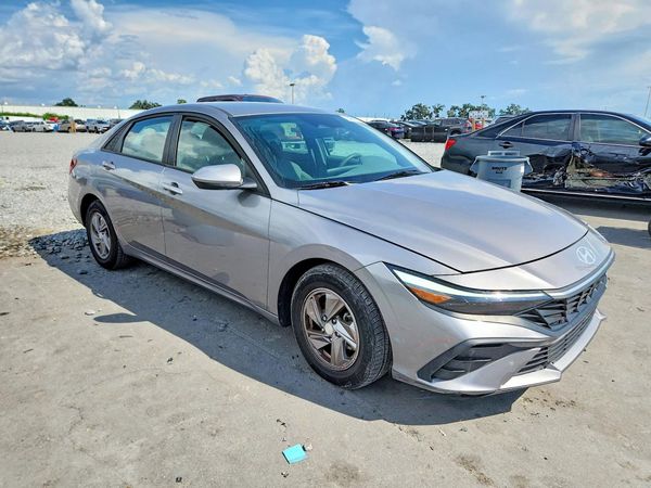 2024 HYUNDAI ELANTRA