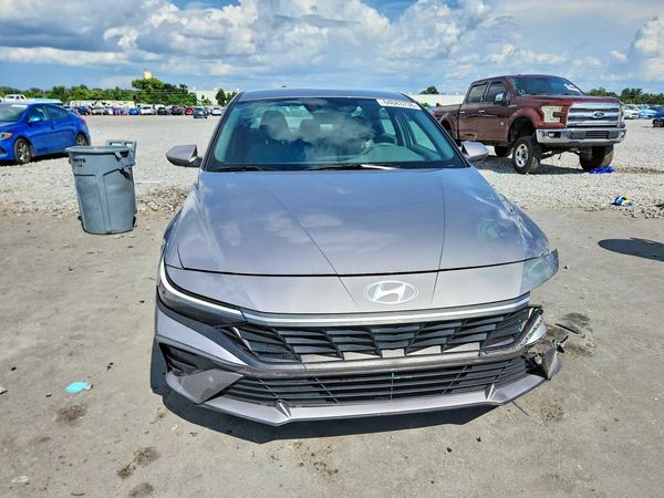 2024 HYUNDAI ELANTRA