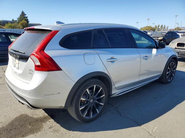 2016 VOLVO V60 CROSS COUNTRY