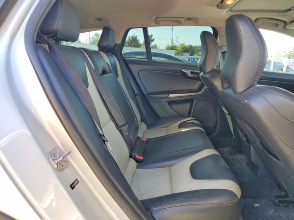 2016 VOLVO V60 CROSS COUNTRY