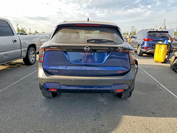 2026 NISSAN KICKS SR