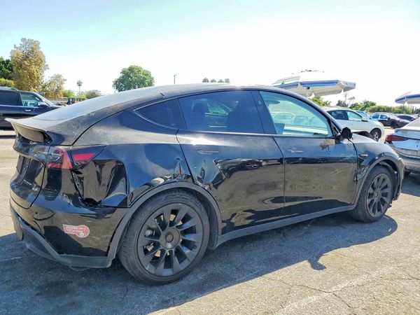 2024 TESLA MODEL Y