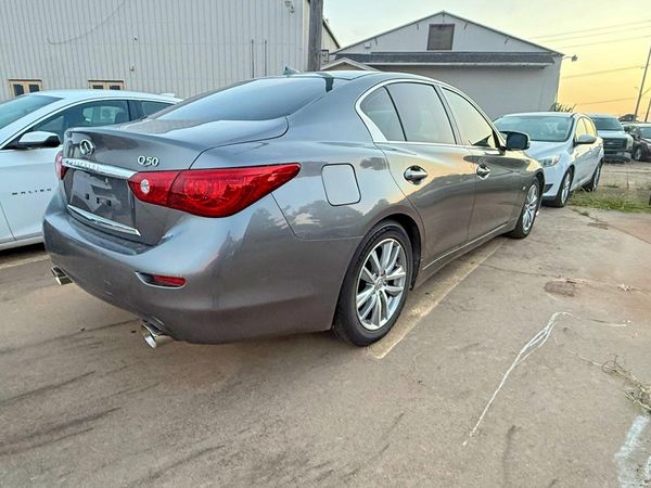 2015 INFINITI Q50