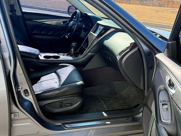 2015 INFINITI Q50