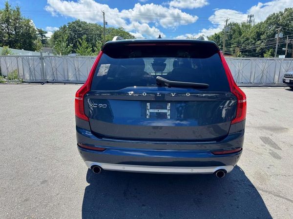 2019 VOLVO XC90 Momentum
