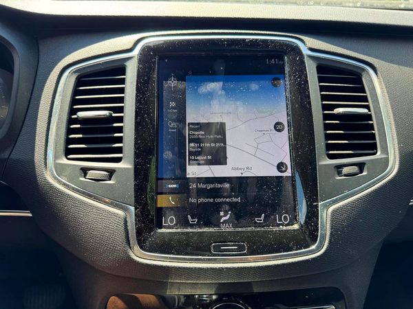 2019 VOLVO XC90 Momentum
