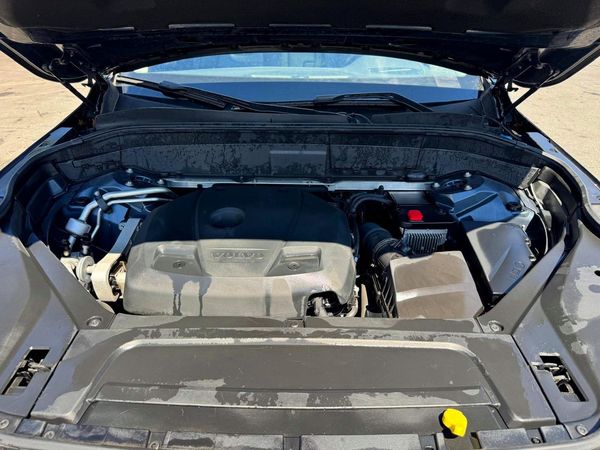 2019 VOLVO XC90 Momentum