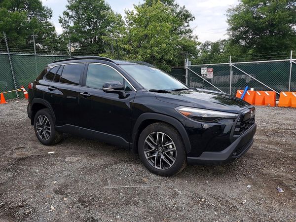 2026 TOYOTA COROLLA CROSS XLE