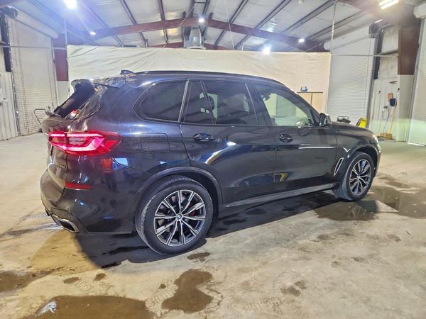 2021 BMW X5 M50i