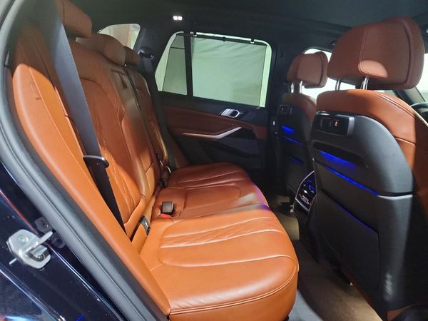 2021 BMW X5 M50i