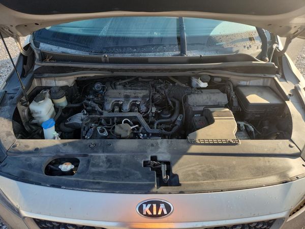 2015 KIA SEDONA GL - Middle-low