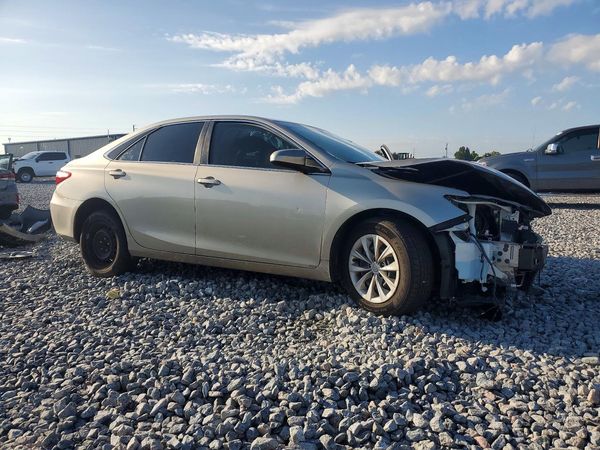 2015 TOYOTA CAMRY — Passenger 3/4