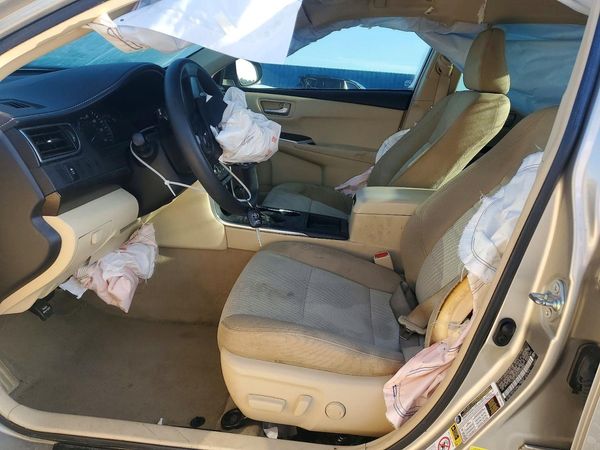 2015 TOYOTA CAMRY — DENT