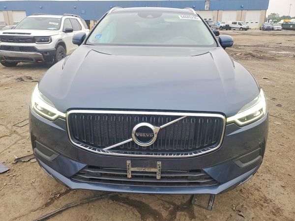 2019 VOLVO XC60 Momentum