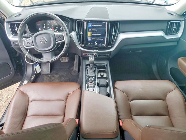 2019 VOLVO XC60 Momentum