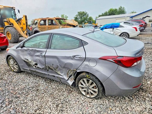 2014 HYUNDAI ELANTRA GLS (Middle)