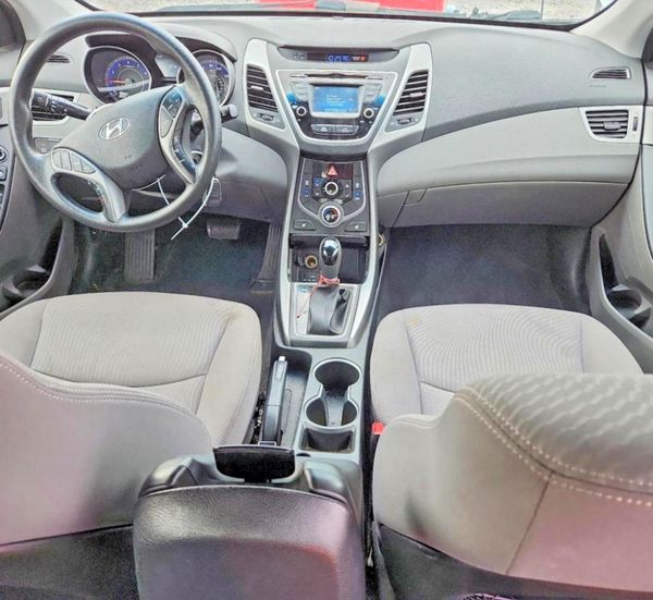2014 HYUNDAI ELANTRA GLS (Middle)