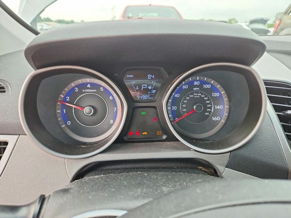 2014 HYUNDAI ELANTRA GLS (Middle)