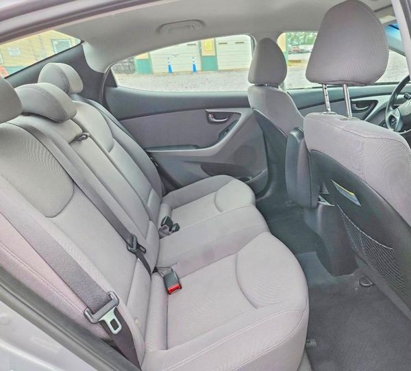 2014 HYUNDAI ELANTRA GLS (Middle)