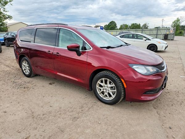 2021 CHRYSLER VOYAGER