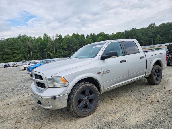 2015 RAM 1500 SLT