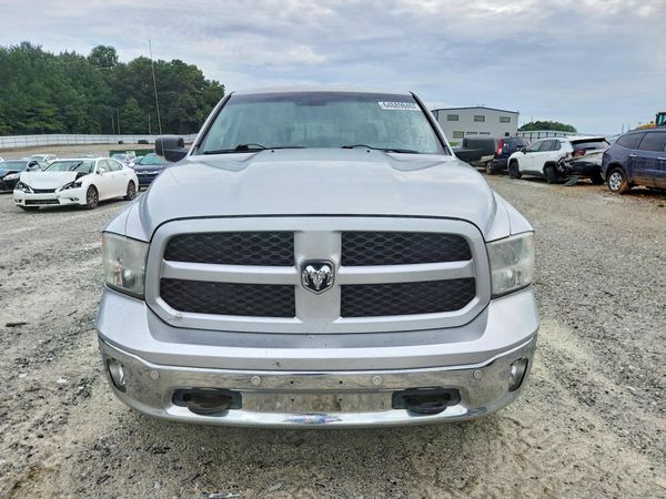 2015 RAM 1500 SLT