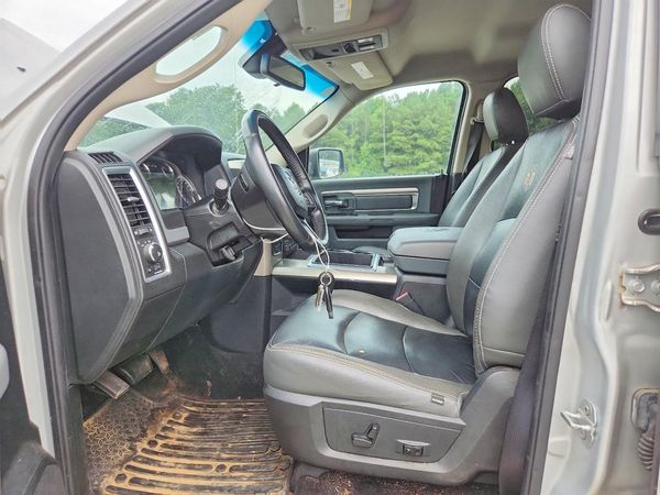 2015 RAM 1500 SLT
