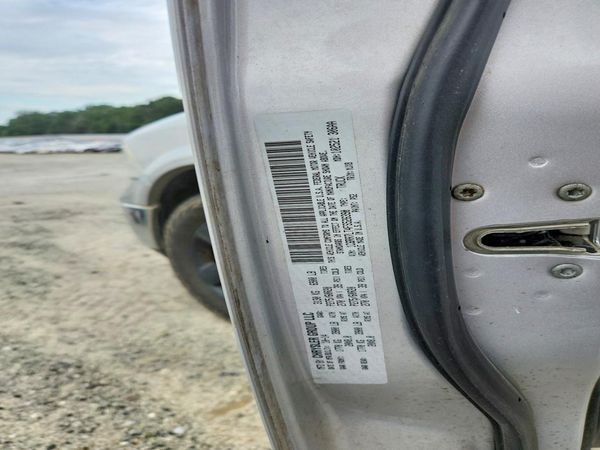 2015 RAM 1500 SLT
