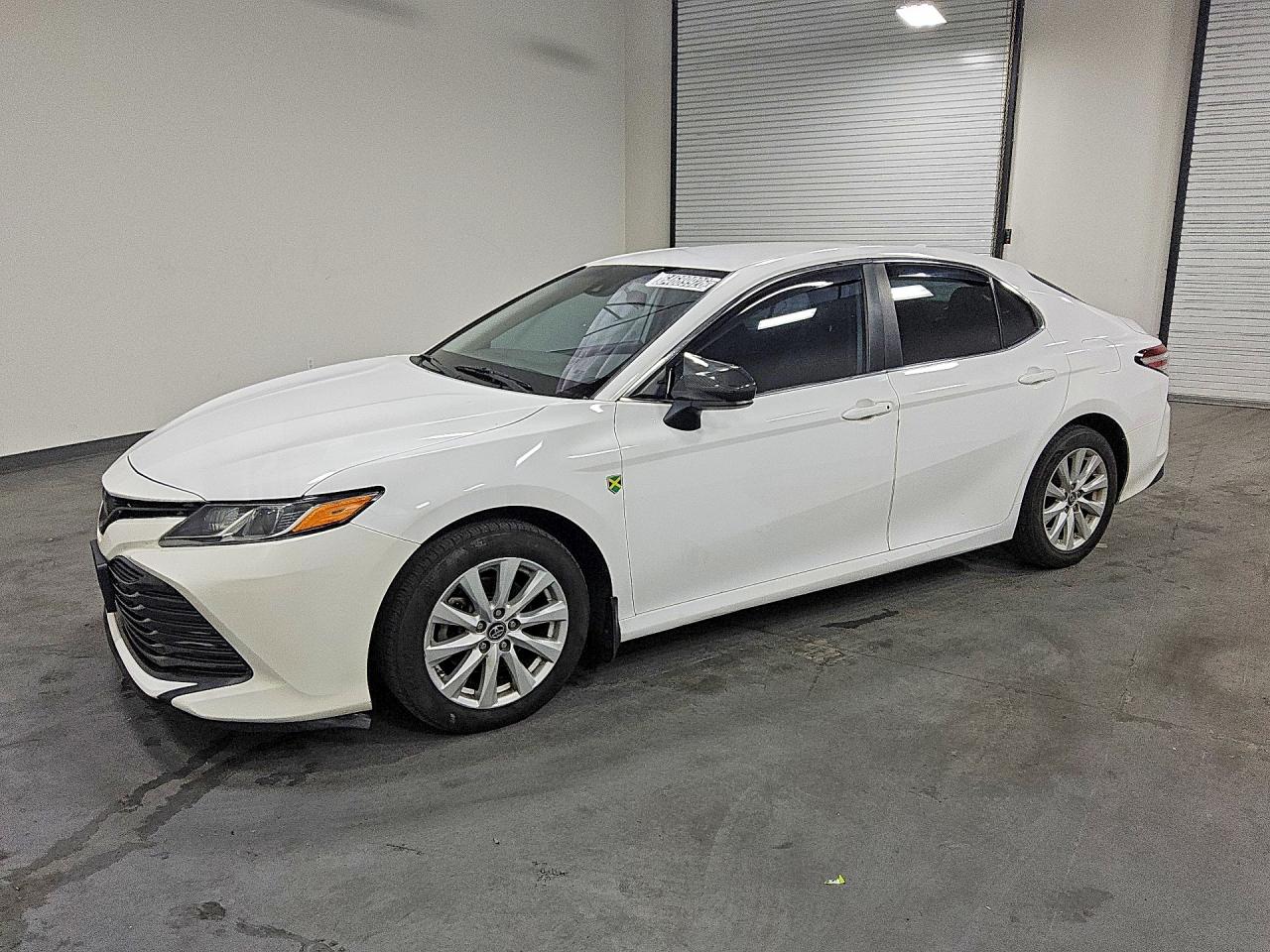 2019 TOYOTA CAMRY L/LE/SE/XLE — Front 3/4