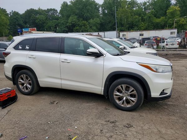 2015 TOYOTA HIGHLANDER