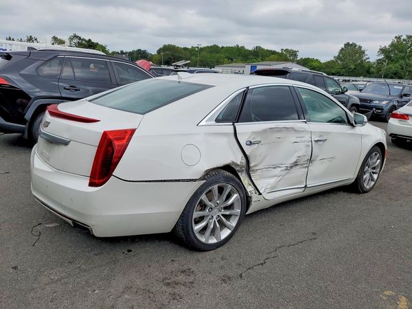 2016 CADILLAC XTS Luxury