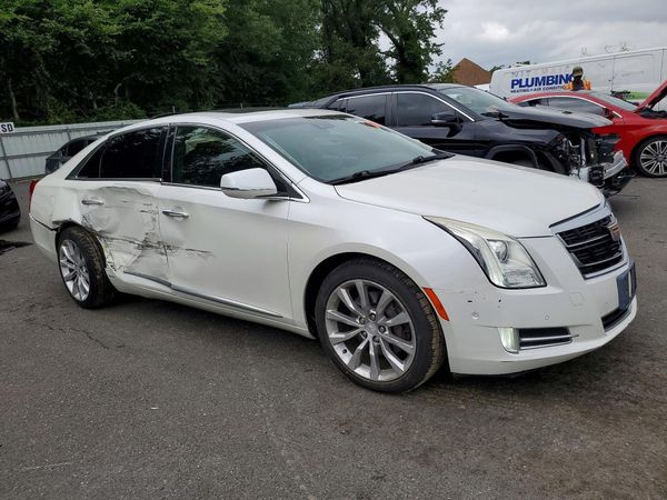 2016 CADILLAC XTS Luxury