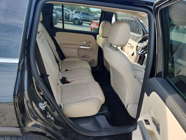 2022 MERCEDES-BENZ GLB GLB250