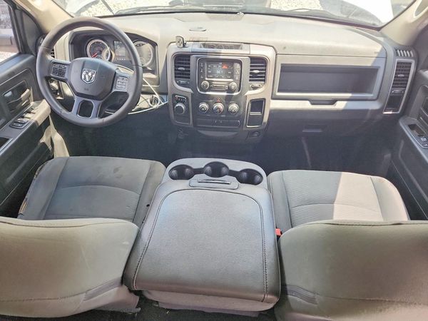 2017 RAM 1500 ST QUAD CAB 4X2