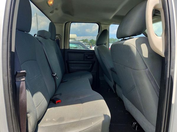 2017 RAM 1500 ST QUAD CAB 4X2