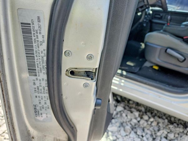 2017 RAM 1500 ST QUAD CAB 4X2