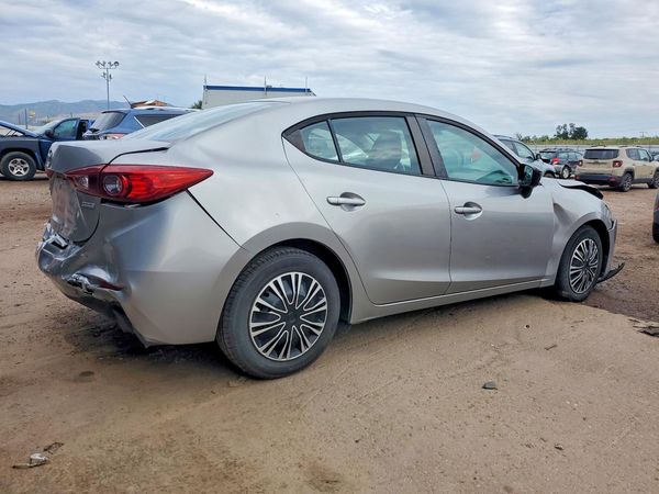 2015 MAZDA 3 SV/Base