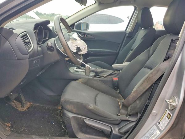 2015 MAZDA 3 SV/Base