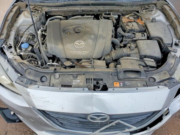 2015 MAZDA 3 SV/Base