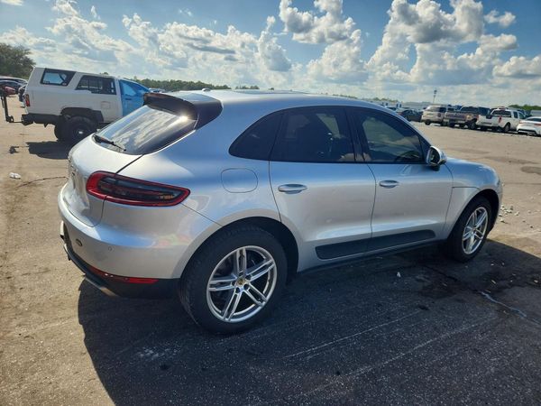 2017 PORSCHE MACAN