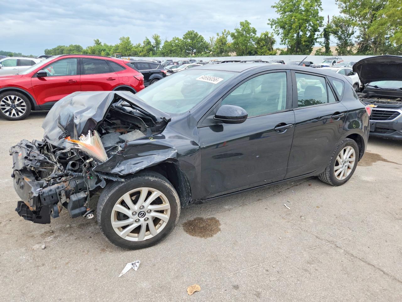 2013 MAZDA 3 Touring/GS — Front 3/4