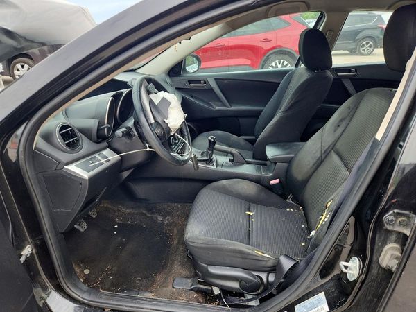 2013 MAZDA 3 Touring/GS — DENT