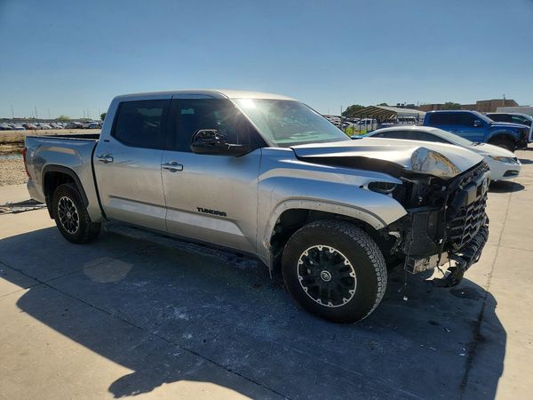 2022 TOYOTA TUNDRA