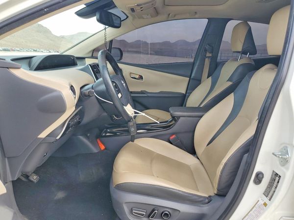 2016 TOYOTA PRIUS