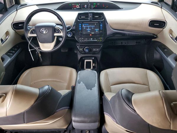 2016 TOYOTA PRIUS