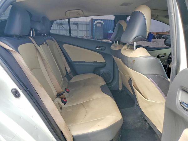 2016 TOYOTA PRIUS