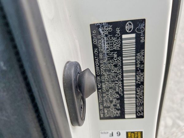 2016 TOYOTA PRIUS
