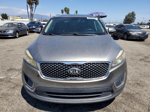 2016 KIA SORENTO L / LX