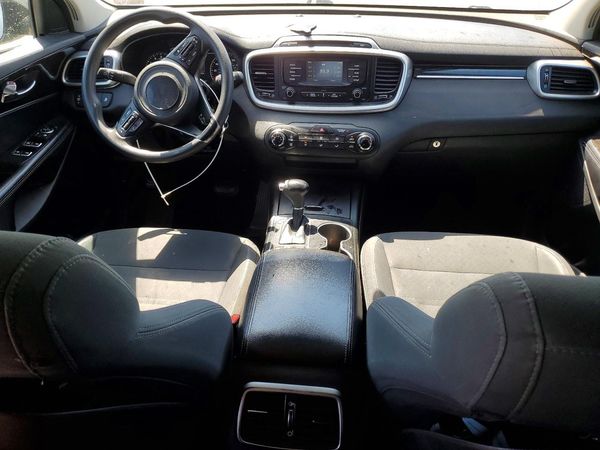 2016 KIA SORENTO L / LX